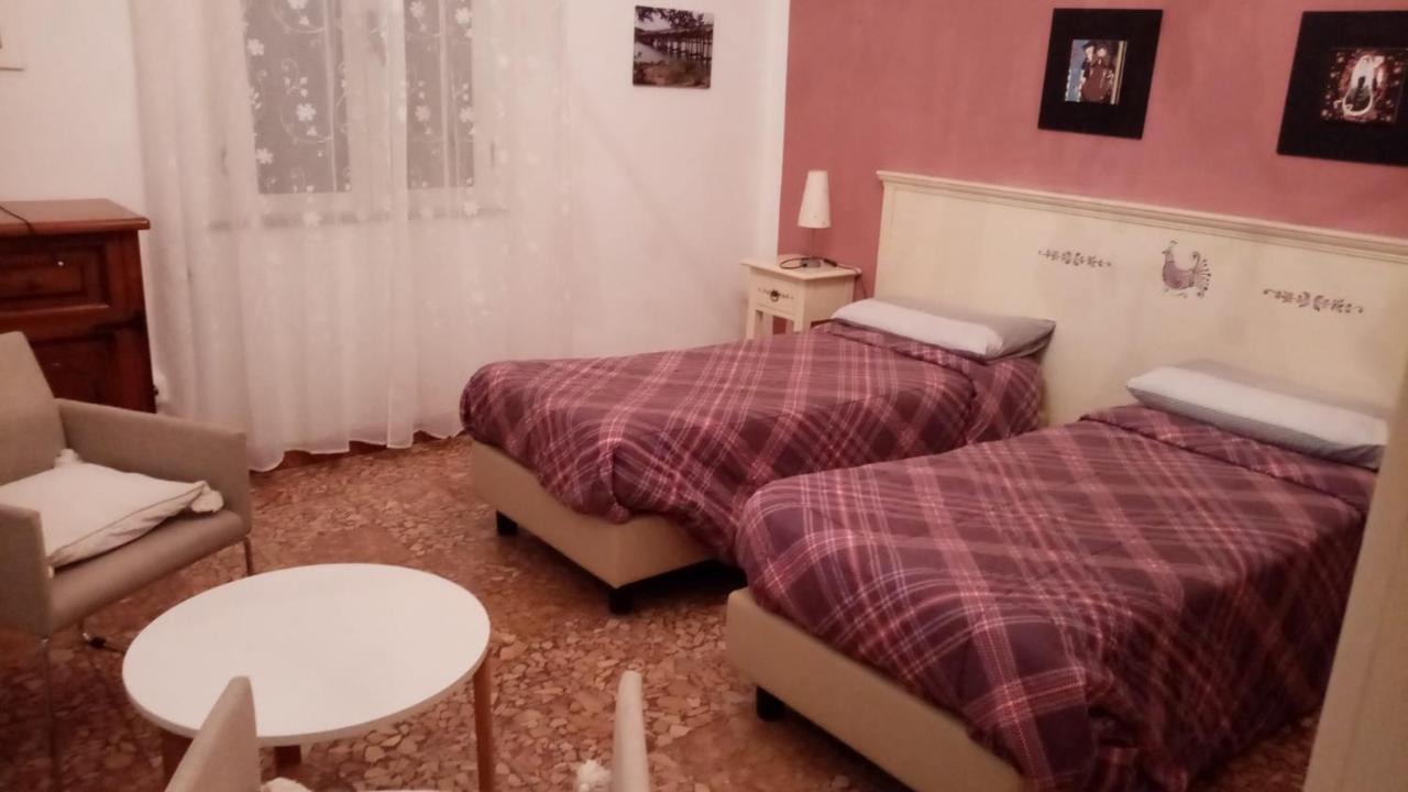 Bed and Breakfast Sa Rosa E Su Trapperi Oschiri Zewnętrze zdjęcie